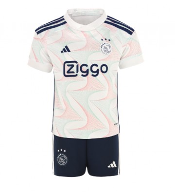 Ajax Udebanesæt Børn 2023-24 Kort ærmer (+ korte bukser)